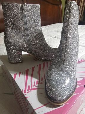 Glitter Zip-Up Ankle Boots in Silver